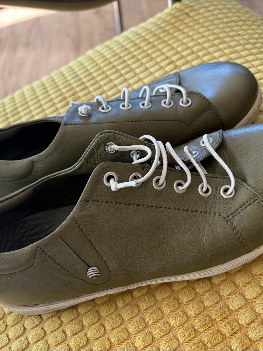 womens gelato sneakers sz 37